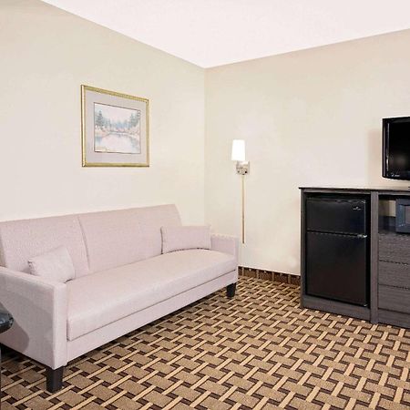 Super 8 By Wyndham Ashland Hotel Kültér fotó