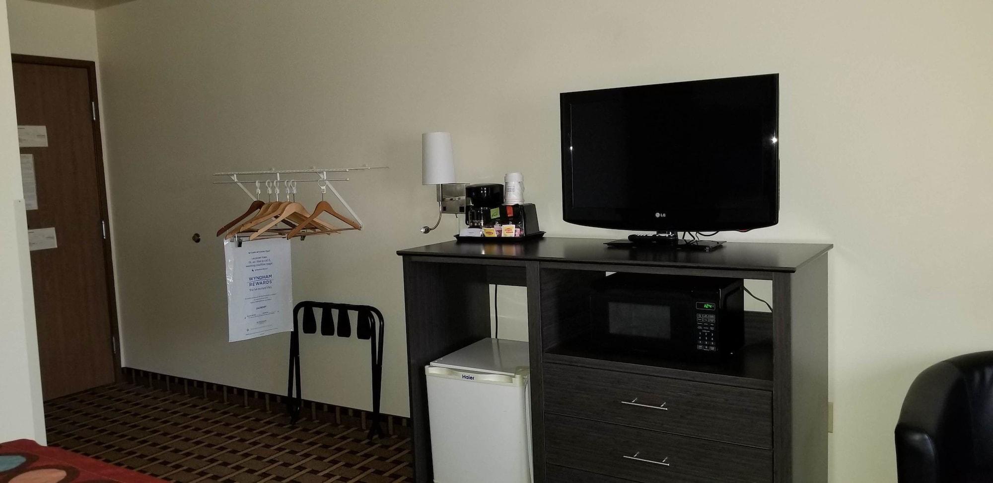 Super 8 By Wyndham Ashland Hotel Kültér fotó
