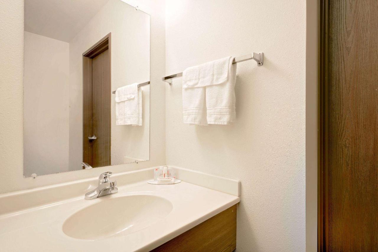 Super 8 By Wyndham Ashland Hotel Kültér fotó